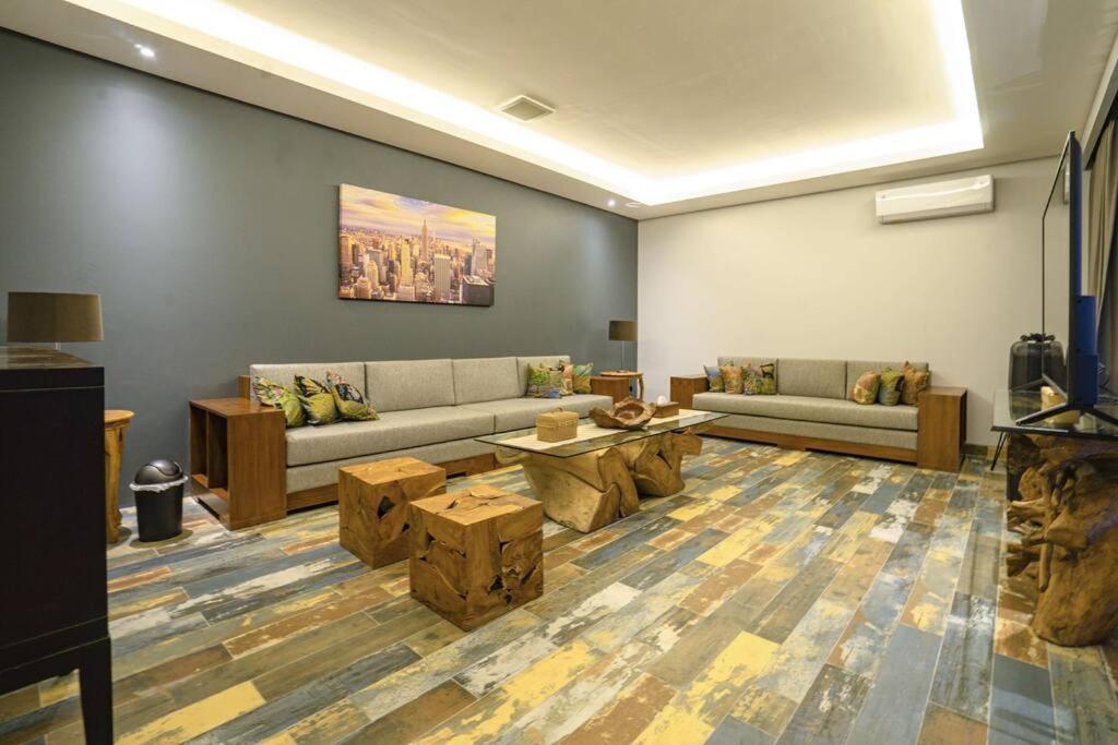 Grand Villa Uluwatu อูงาซัน ภายนอก รูปภาพ