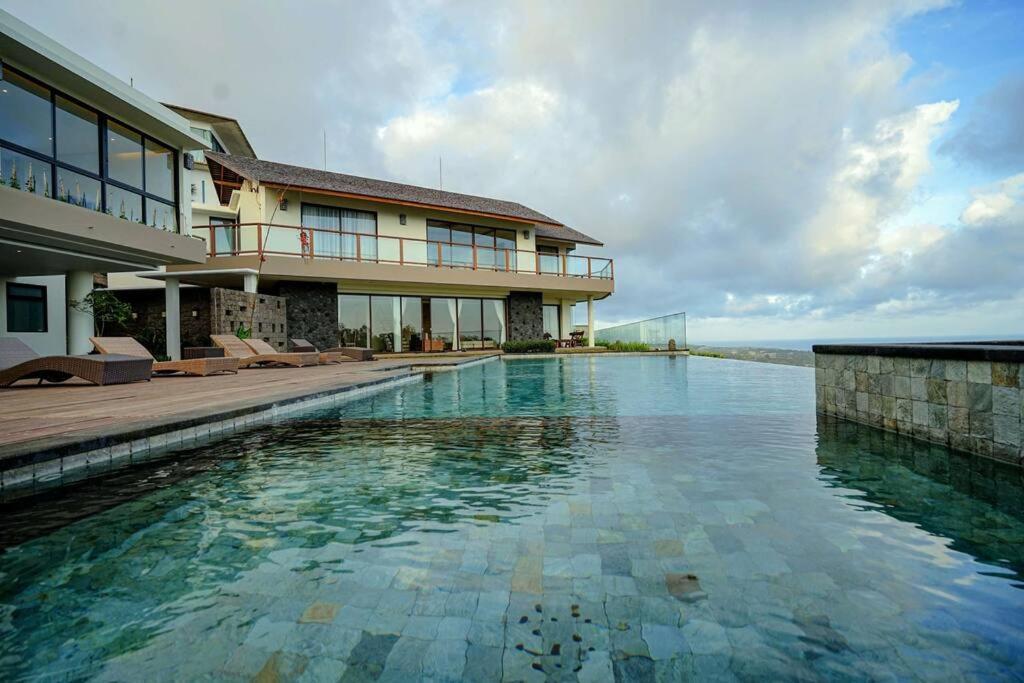 Grand Villa Uluwatu อูงาซัน ภายนอก รูปภาพ
