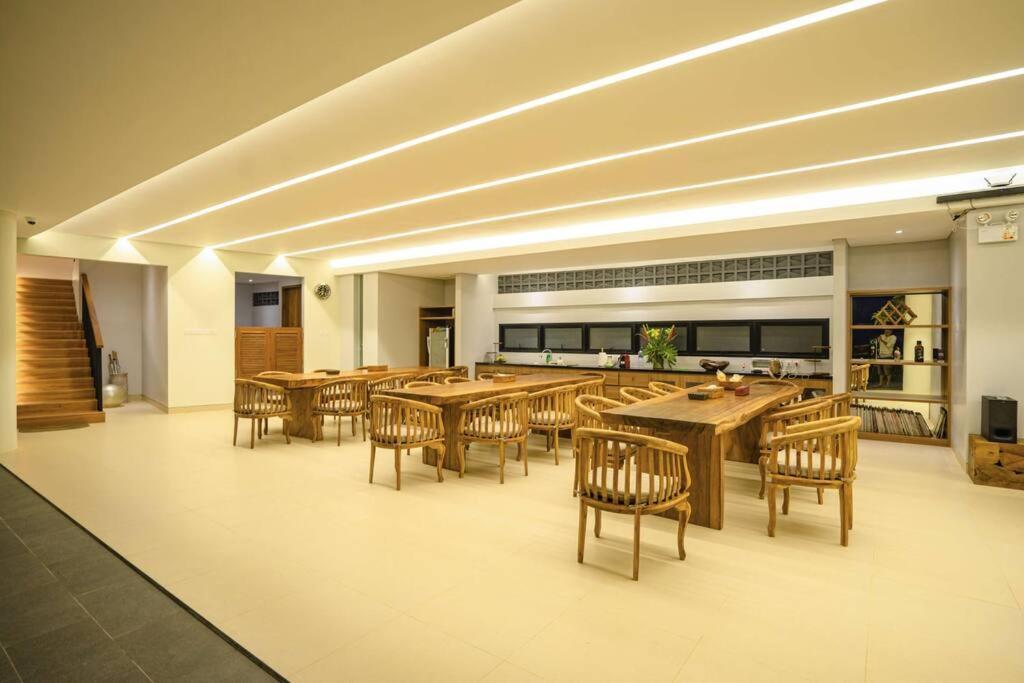 Grand Villa Uluwatu อูงาซัน ภายนอก รูปภาพ