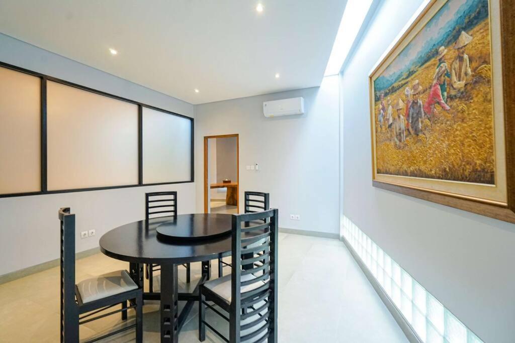 Grand Villa Uluwatu อูงาซัน ภายนอก รูปภาพ